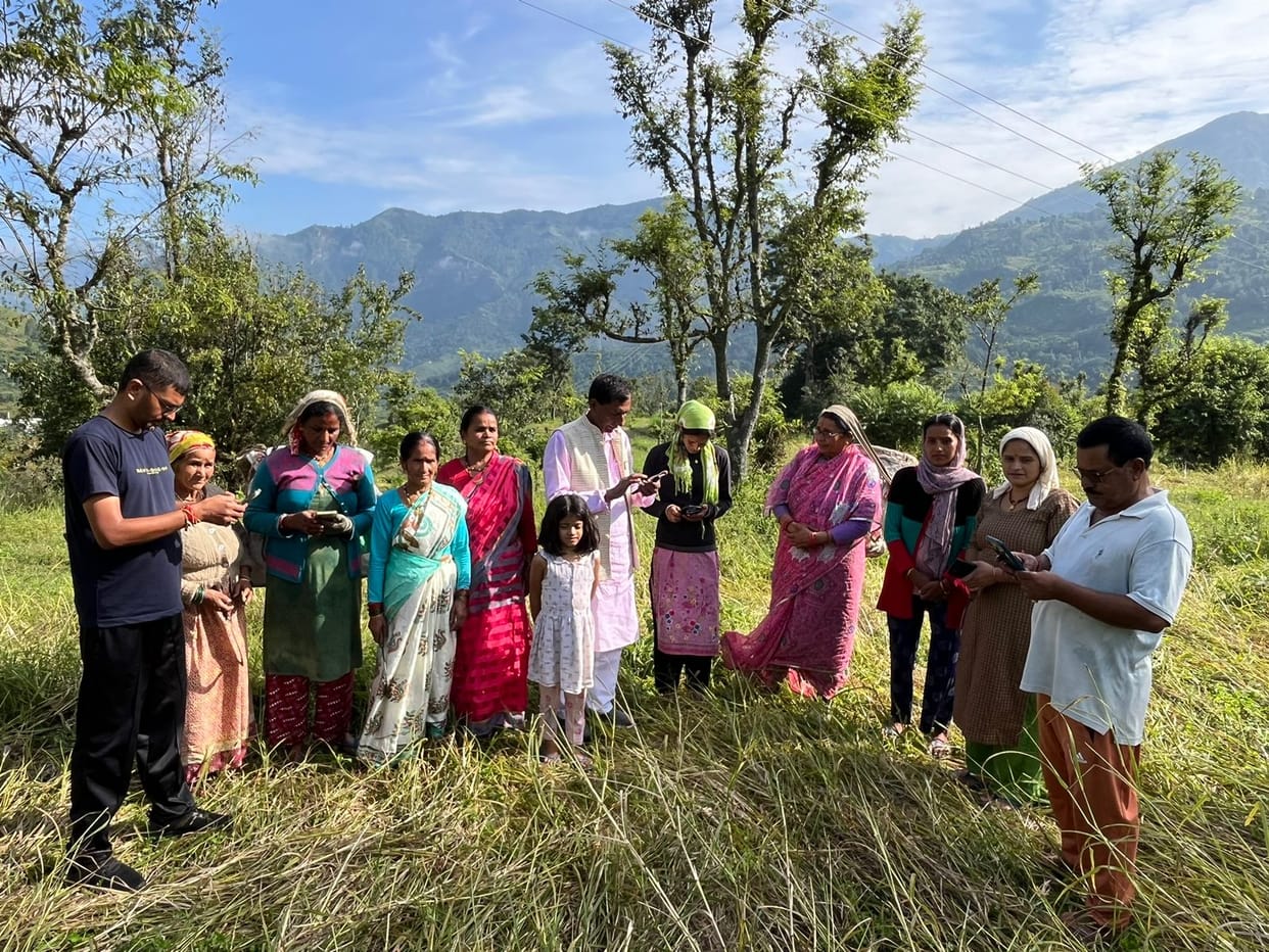 Chufal went to the fields of Maduve and got women membership of BJP.