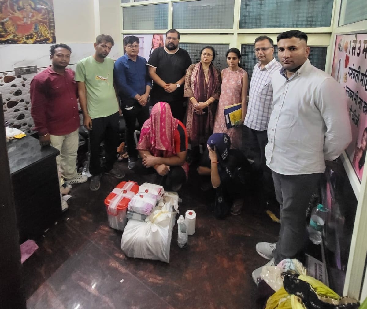 After checking the sex of the foetus at home, it was declared a boy and 40 thousand rupees were taken, two portable machines and MTP kits were sealed