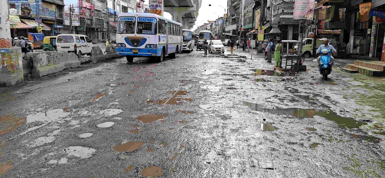Rain is becoming a problem, problems are due to mud and potholes on the roads.