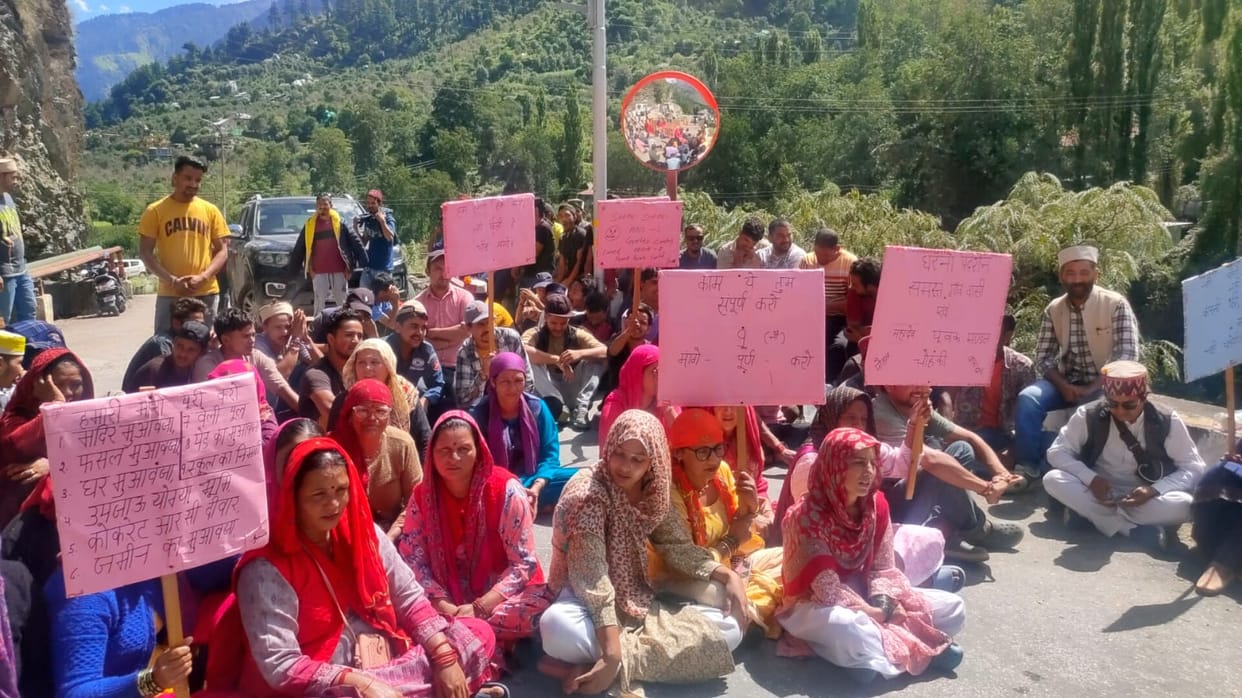 Villagers' anger erupted against the neglect that has been going on for one and a half months