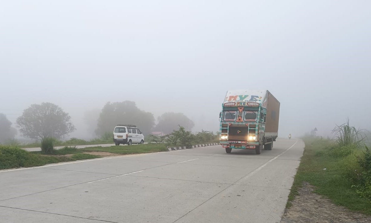 Fog spread due to rain, traffic affected