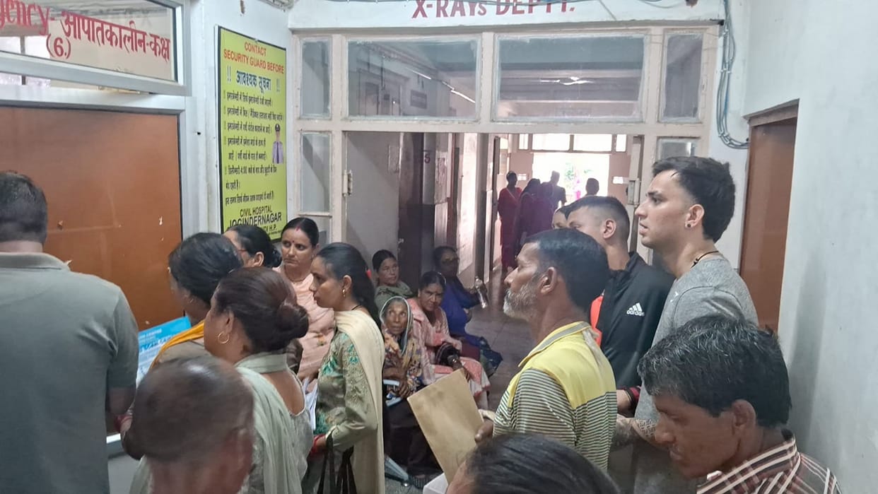 Specialist doctors not found in pediatric and gynecological OPD, patients returned disappointed
