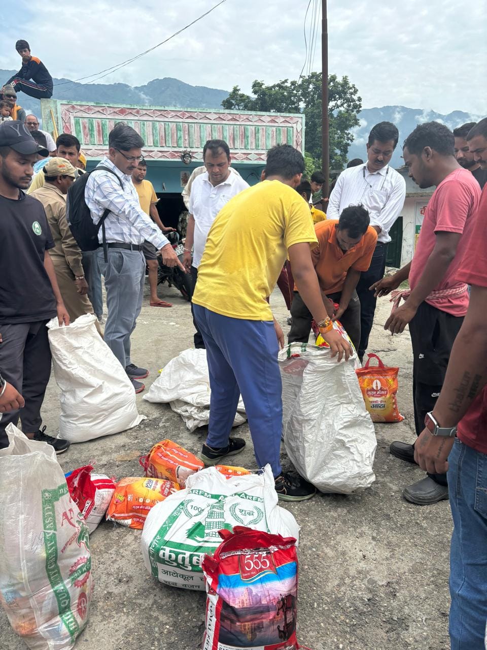 Officials should carry out reconstruction works in the areas on war footing: DM