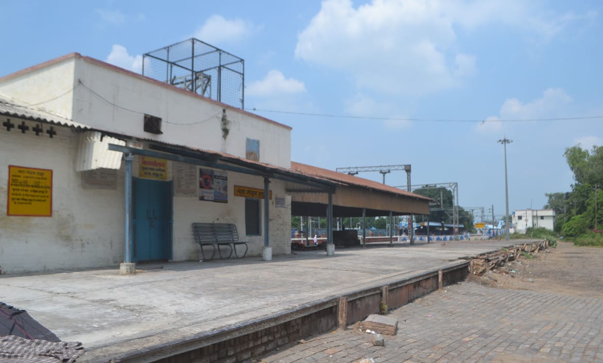 Railway warehouse platform will increase by 100 meters in both directions