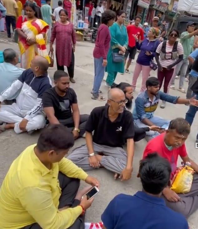 Adi Kailash pilgrims create ruckus in Dharchula