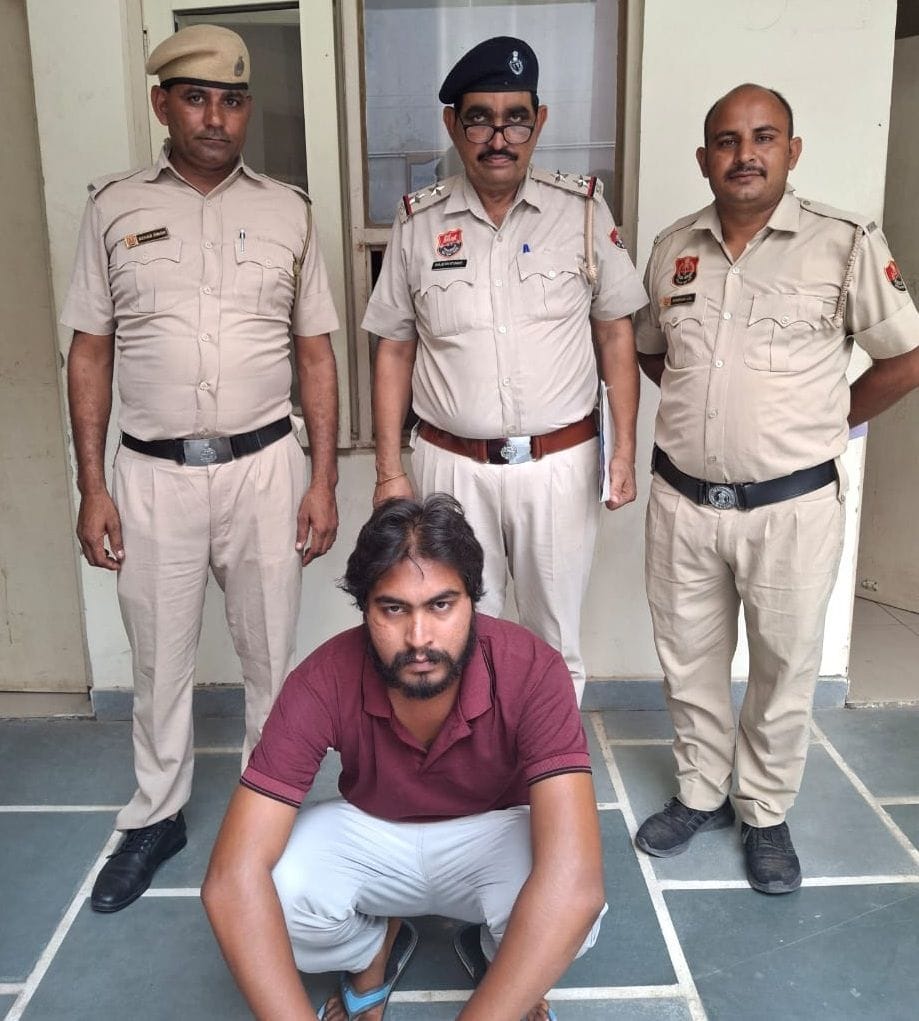 Accused of stealing goods from shop arrested