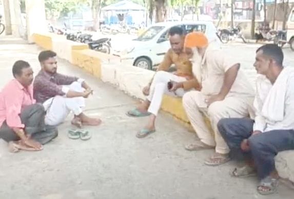 Two devotees killed, three seriously injured in collision between car and tractor-trolley