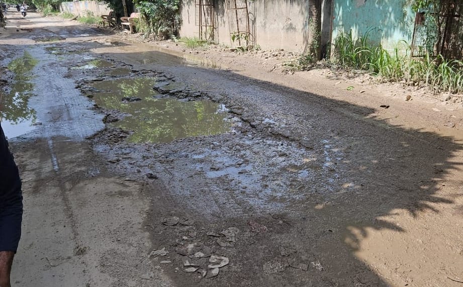 The department forgot to repair the road by pressing the pipeline in Kanheli.
