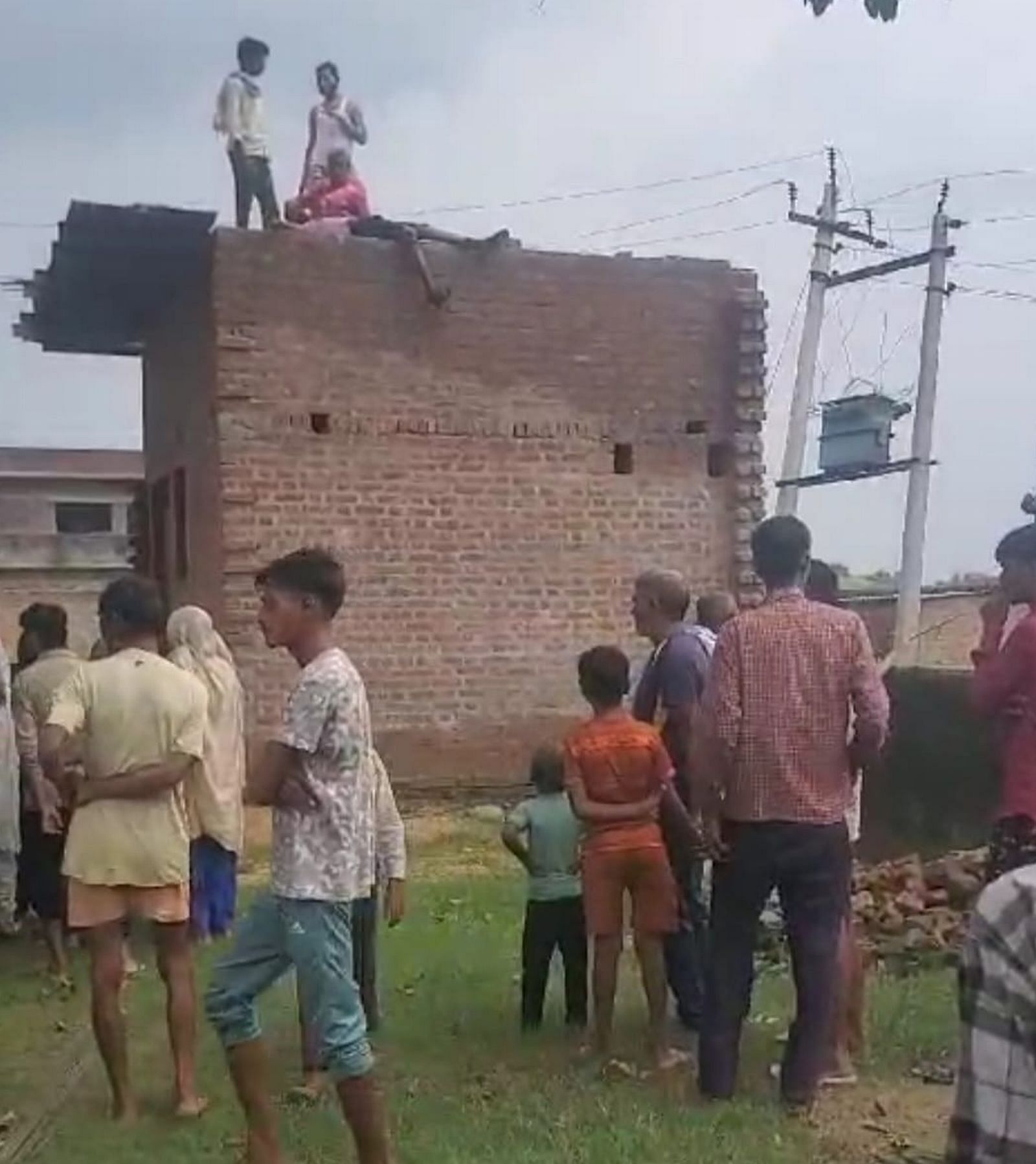 Youth dies, two injured after touching rebar from high tension line while dumping linter