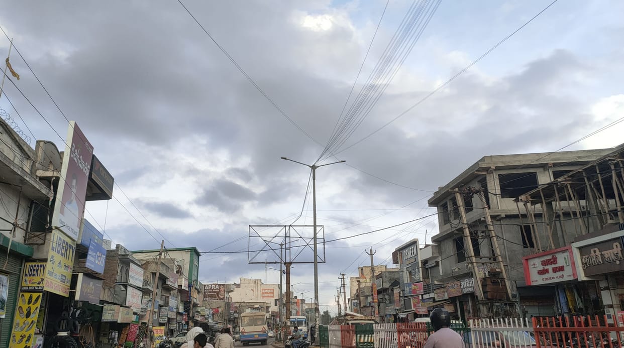 Temperature dropped due to drizzle in Dadri
