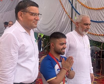 Paralympic gold medalist Navdeep honored