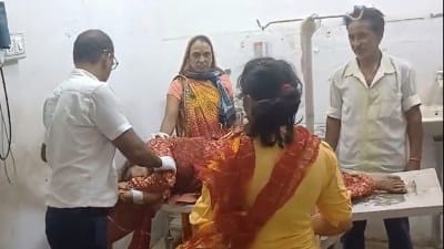 Jhunjhunu : History-sheeter absconded after being shot due to old rivalry, injured woman's condition critical