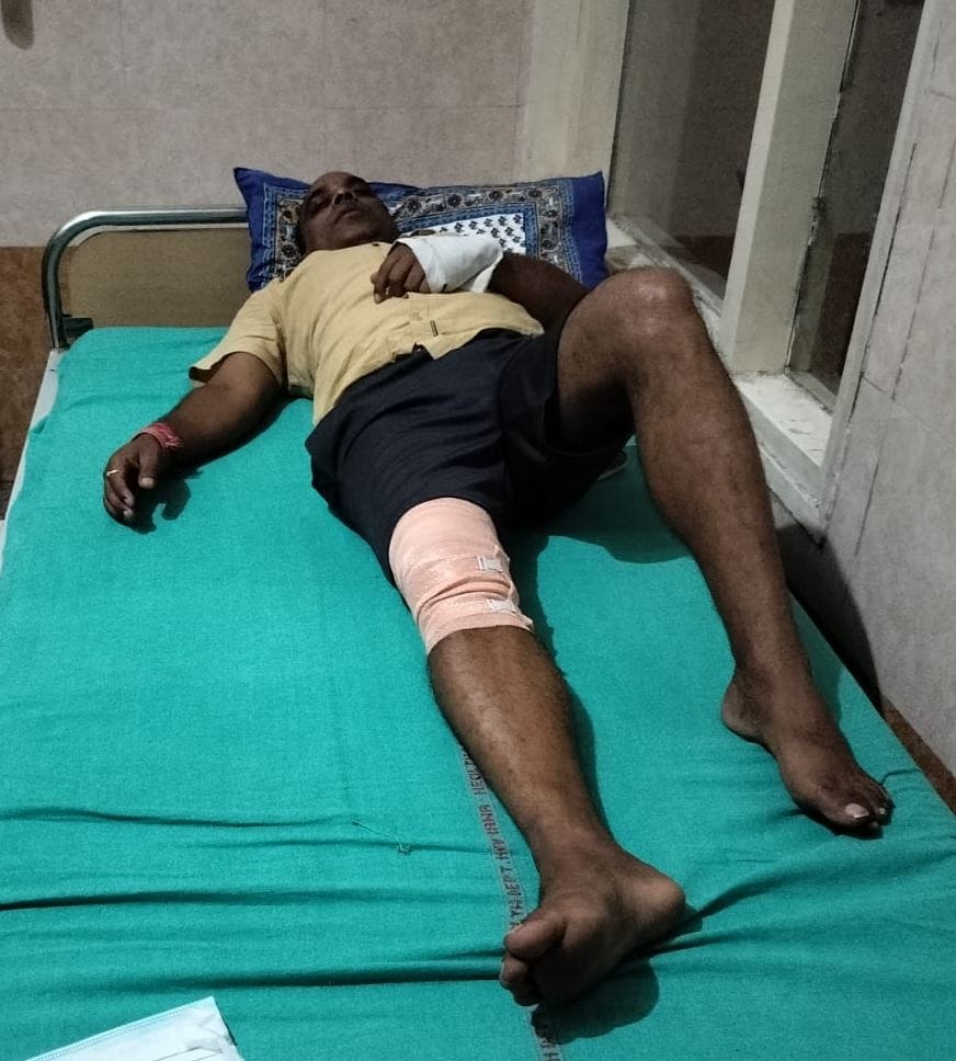 Attacked by entering the house of Ghanshyam Saraf's personal secretary, also assaulted and misbehaved with his wife.