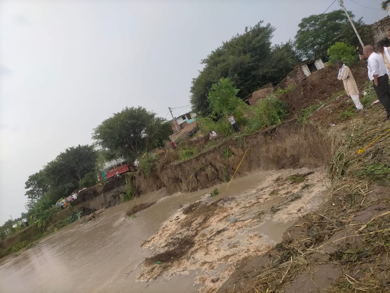 Many houses collapsed in Karanpur due to erosion of Bahgul river.
