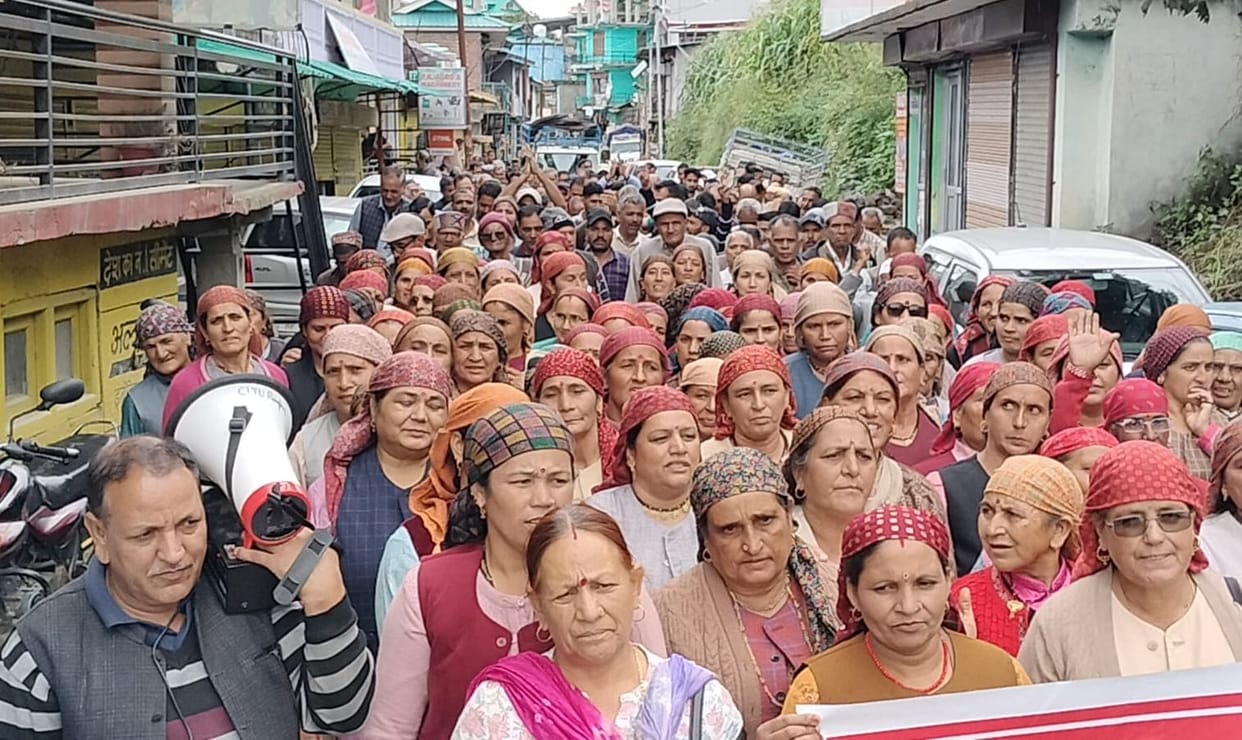 Luhri project affected people demonstrated in Nithar