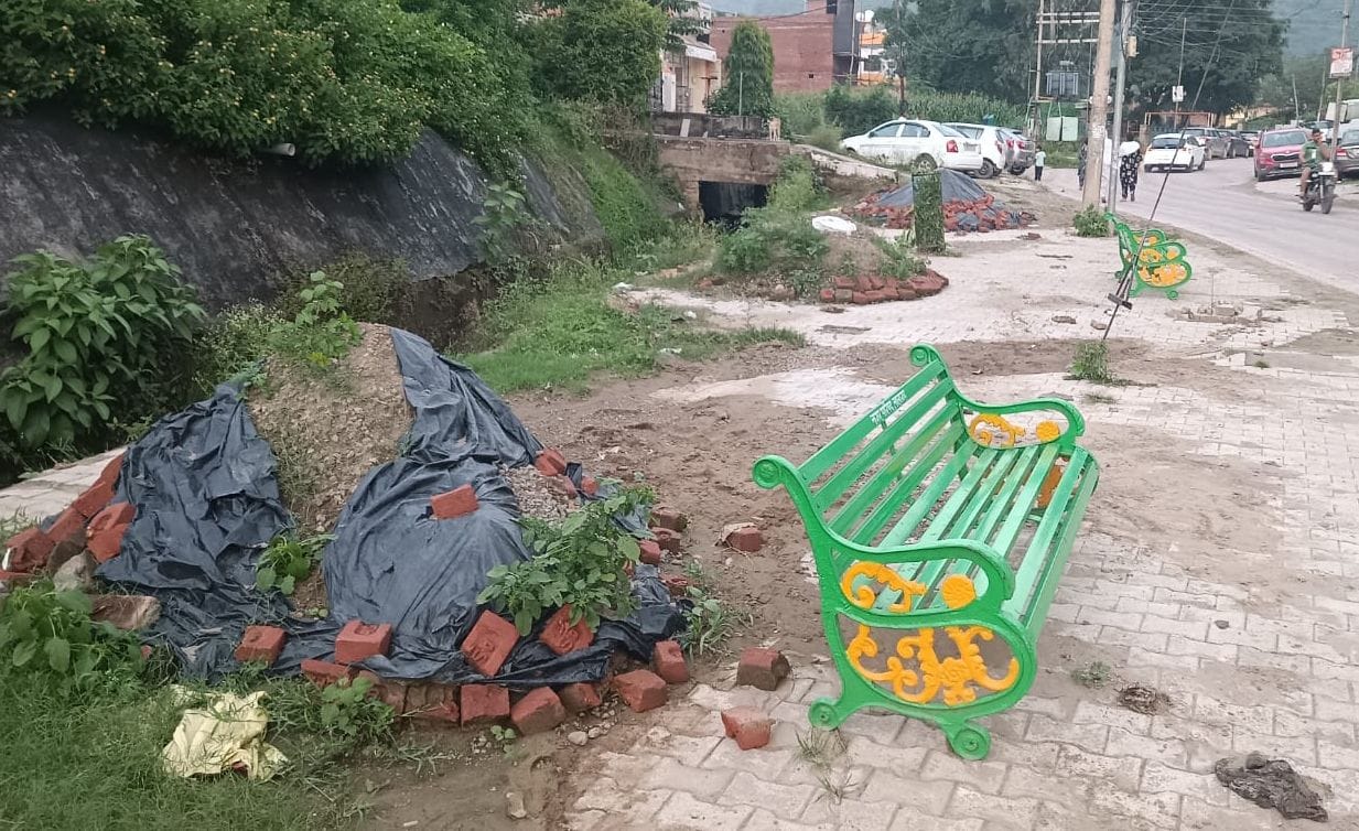 Illegal construction material has been lying in Friends Colony for 6 months