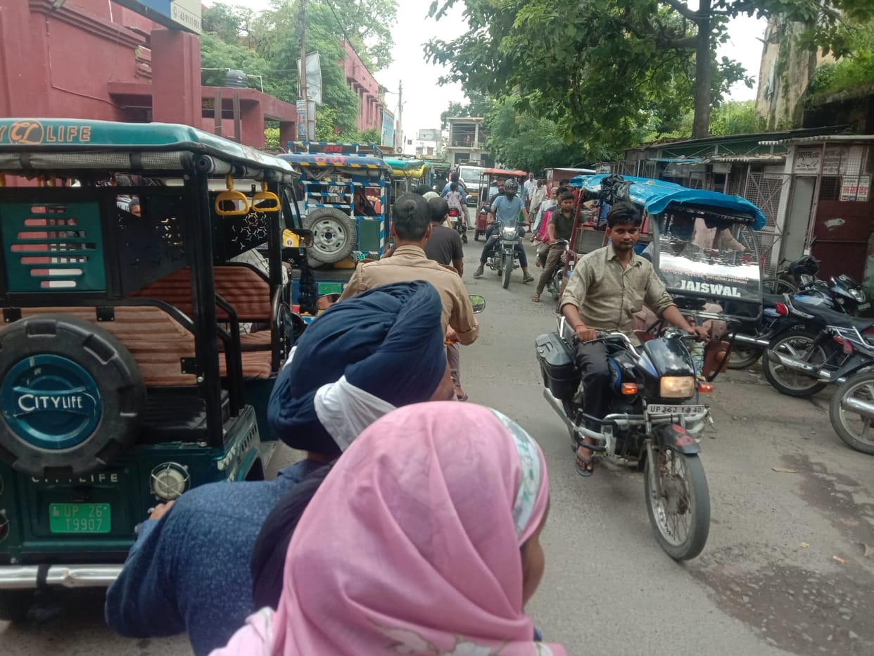 People got troubled due to traffic jam, police rushed when leaders' vehicles got stuck