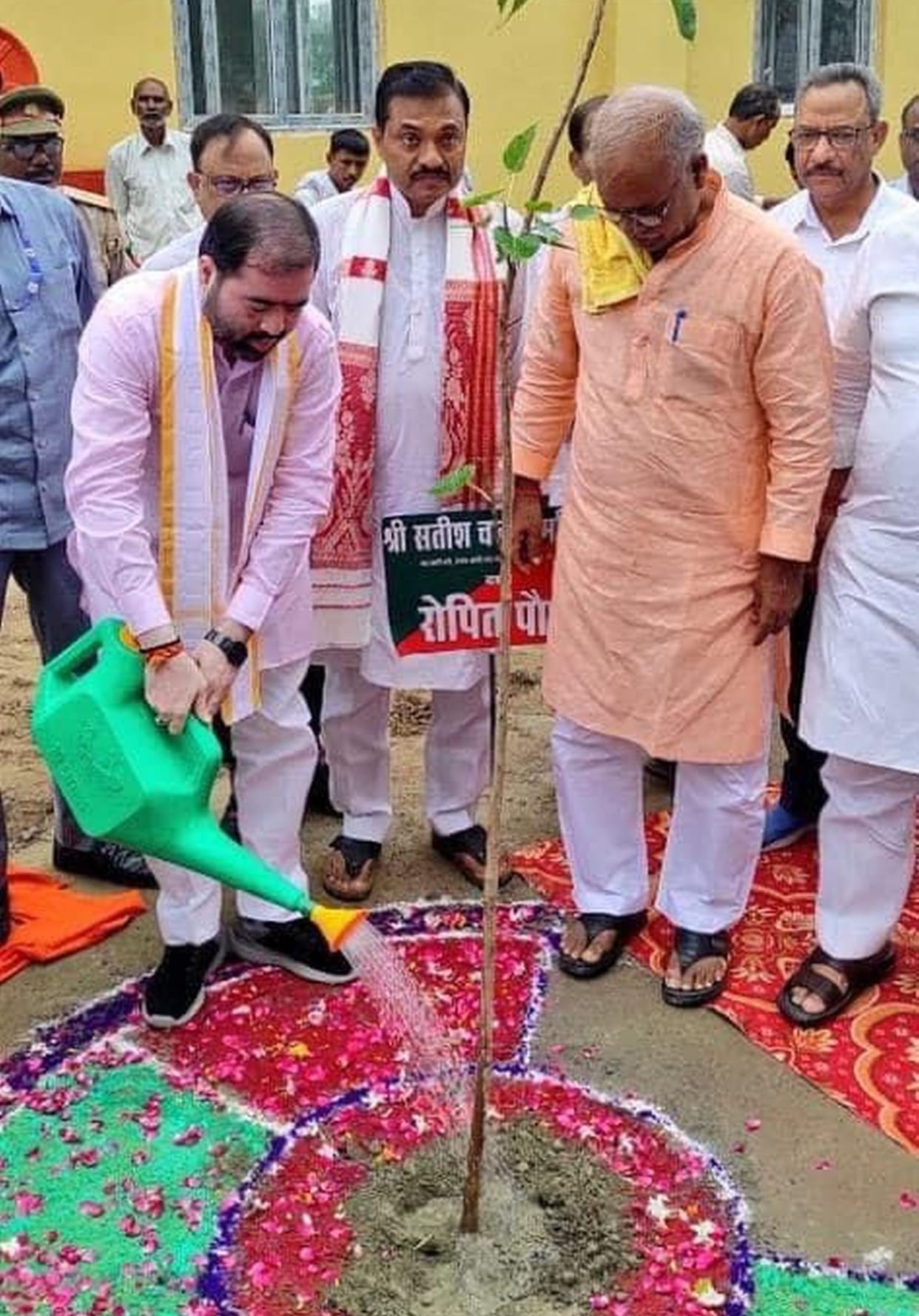 The minister in charge planted saplings and distributed fruits to the patients.
