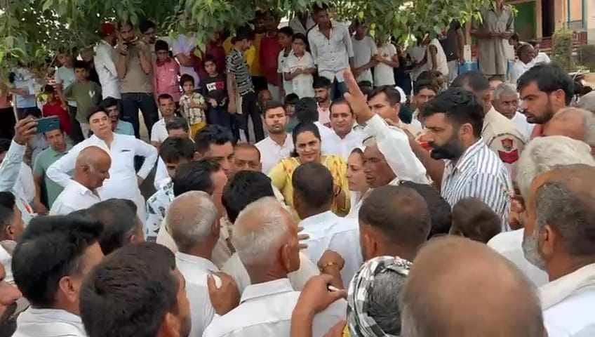 Villagers surrounded Sunita Duggal on farmers movement-Agniveer scheme