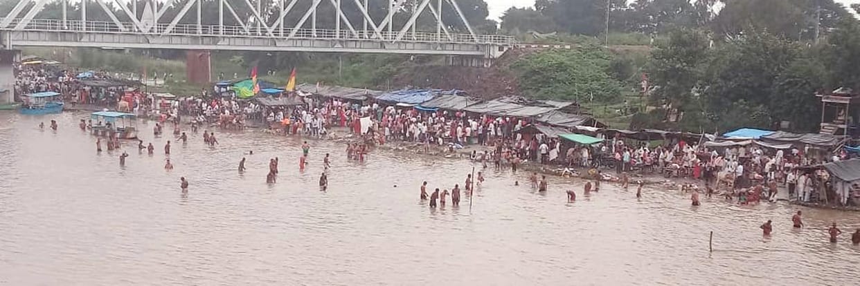 Crowd of prostitution vendors on Pitru Paksha Purnima in Kachla