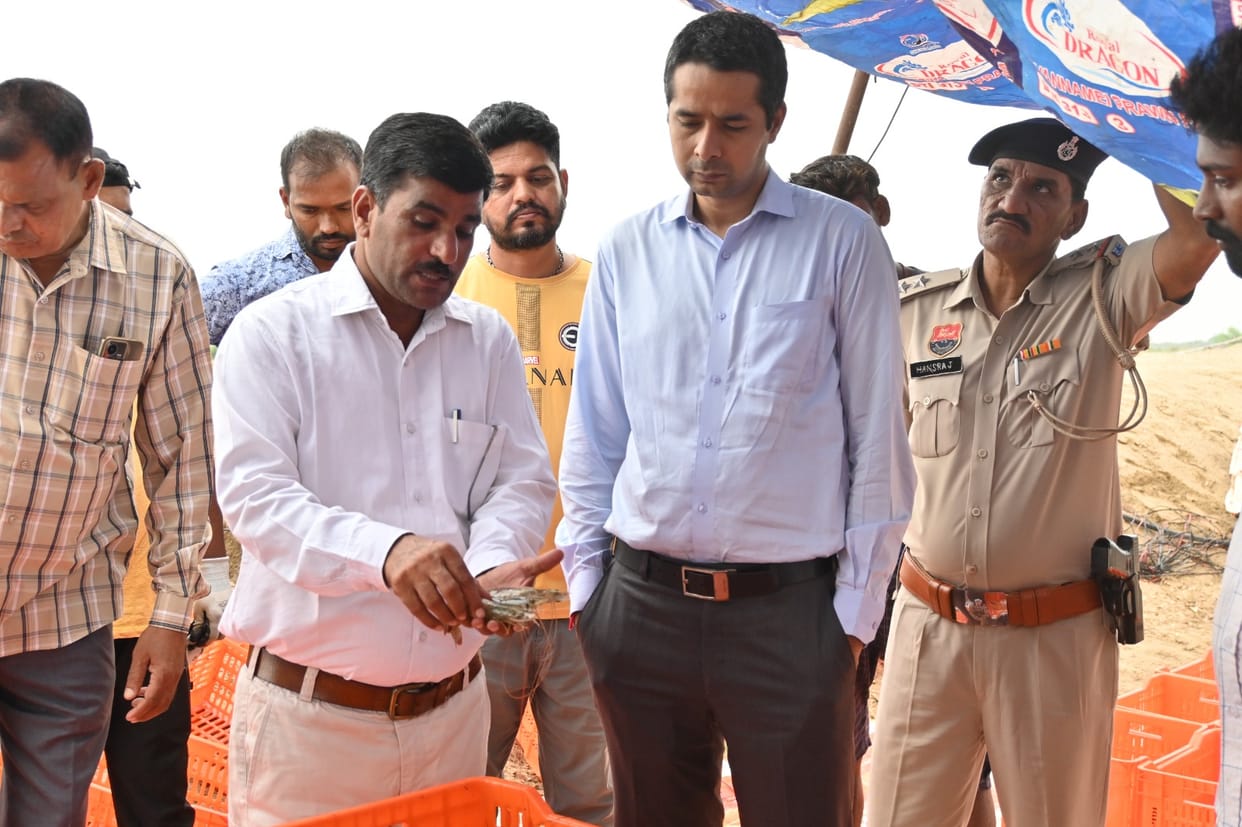 Smuggler imprisoned for 10 years, fined Rs 1 lakh
