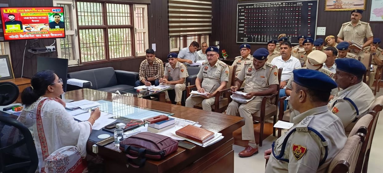 Conduct fair elections, be strict on anti-social elements: SP