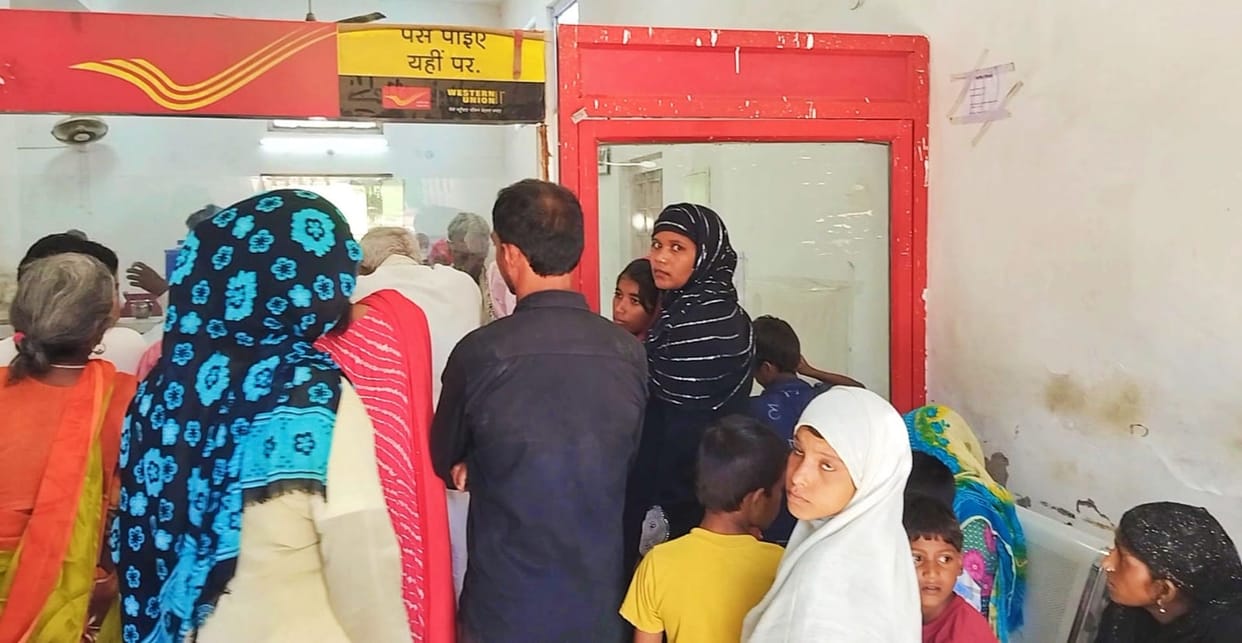 Crowd at Aadhaar Centre, relief available in camp