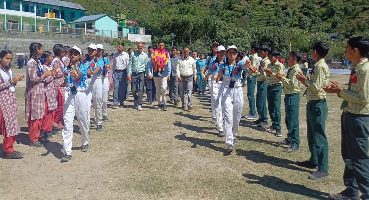 Telka school girls won the overall title