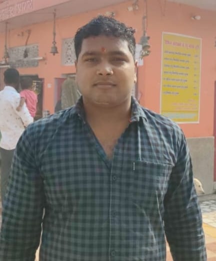 Aadhaar operator injured after colliding with bull dies
