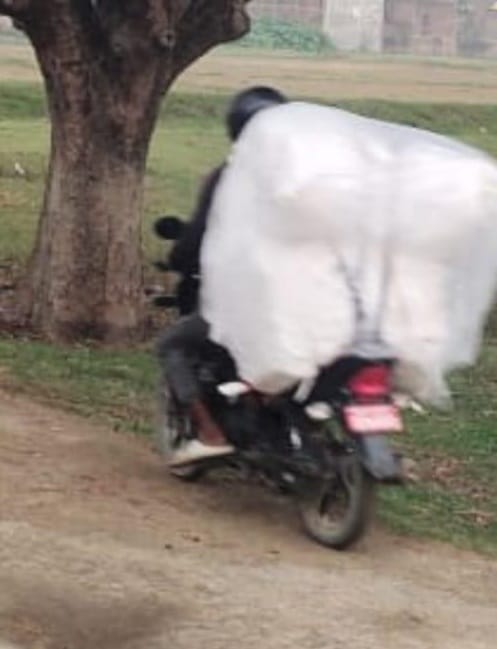 Demand for Indian clothes increased in Nepal, smugglers are cutting silver