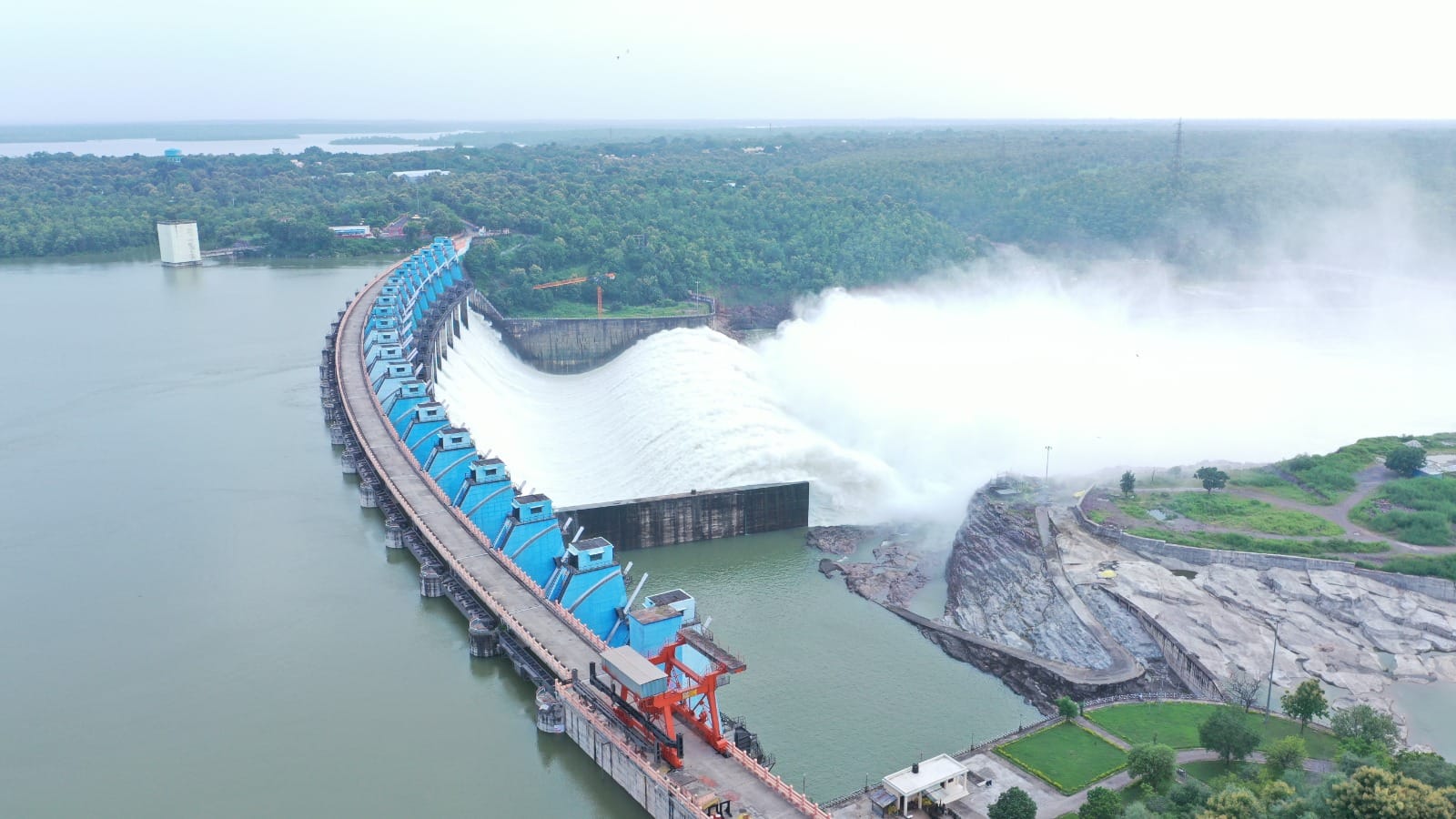 Khandwa NHDC created historic record of power generation more than 26 million units were produced in a day