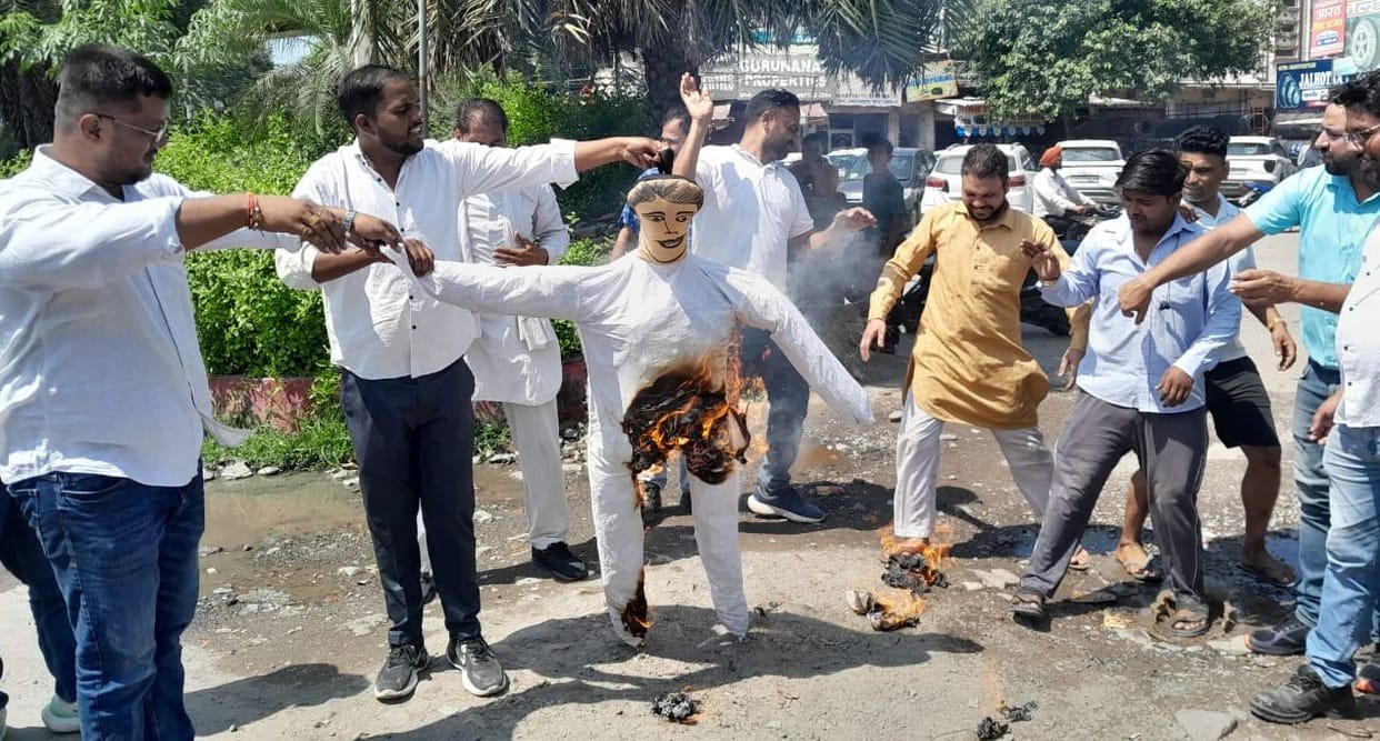 Complaint filed against those who made derogatory remarks against Rahul Gandhi