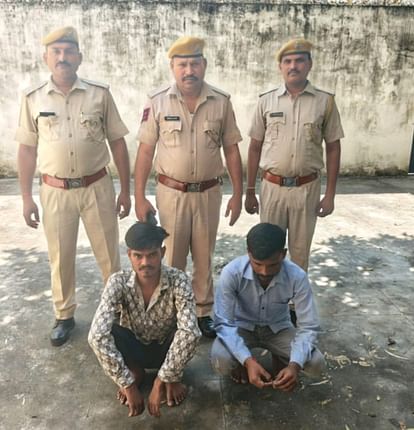 Sirohi News: जमानत पर छूटे आरोपियों को सरूपगंज थाना पुलिस ने किया गिरफ्तार, डेढ़ पहले की थी लूट की वारदात Sirohi : Police arrested the accused who were released on bail, had committed robbery one and a half month ago