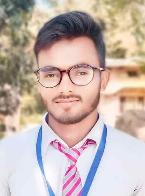 The student was called by his girlfriend and murdered by his family members