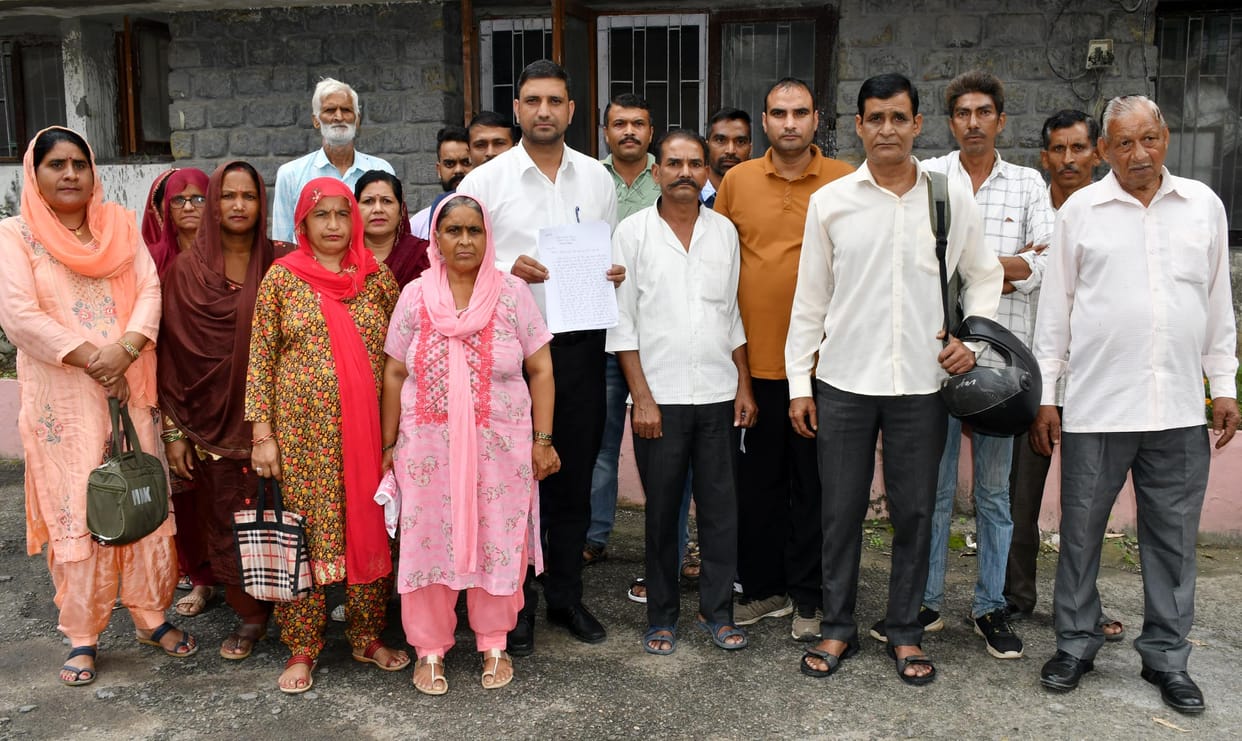 Villagers meet DC to close pig and goat farms