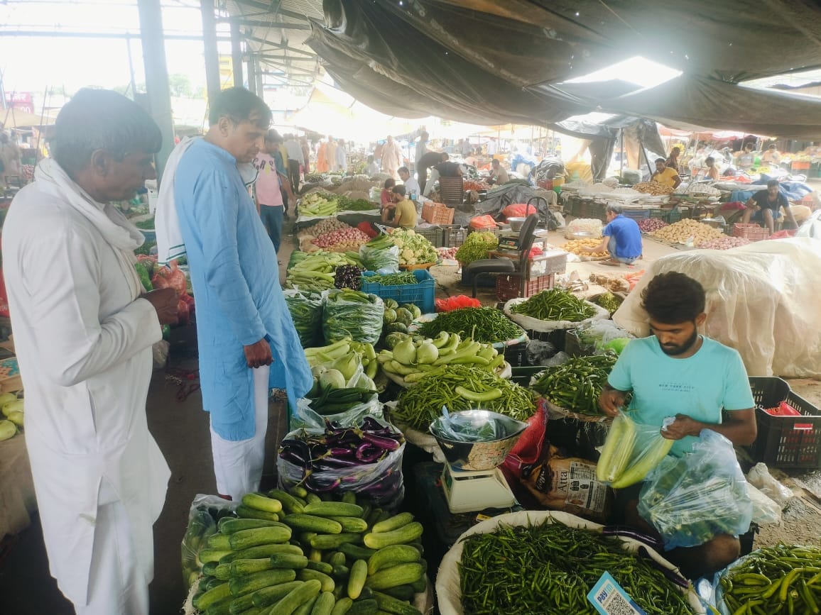 Rising prices of vegetables spoil kitchen budget