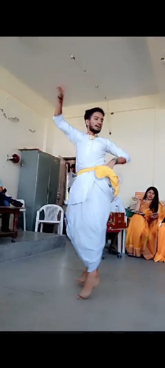 Sumit in slogan writing and Anshika first in Hindi poetry recitation.