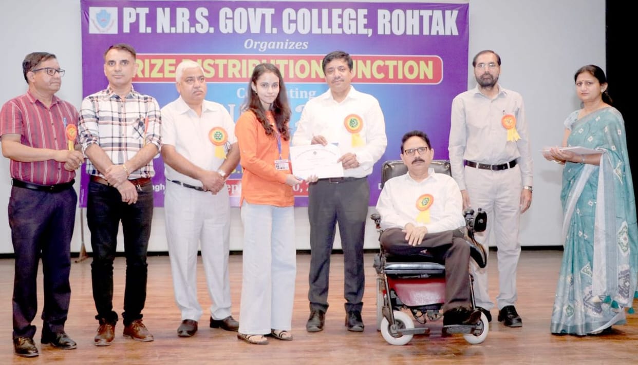 Khushi got first place in singing Haryanvi poetry