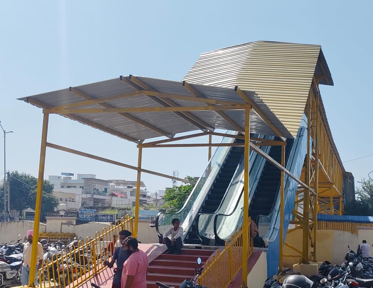 Trial of escalator of civil hospital successful