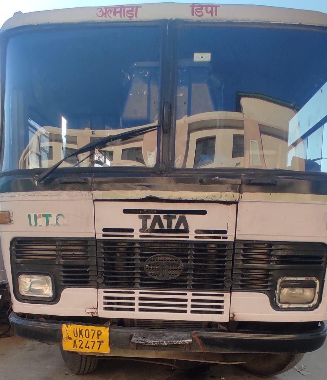 The bus going from Almora to Masi stopped at Karbala