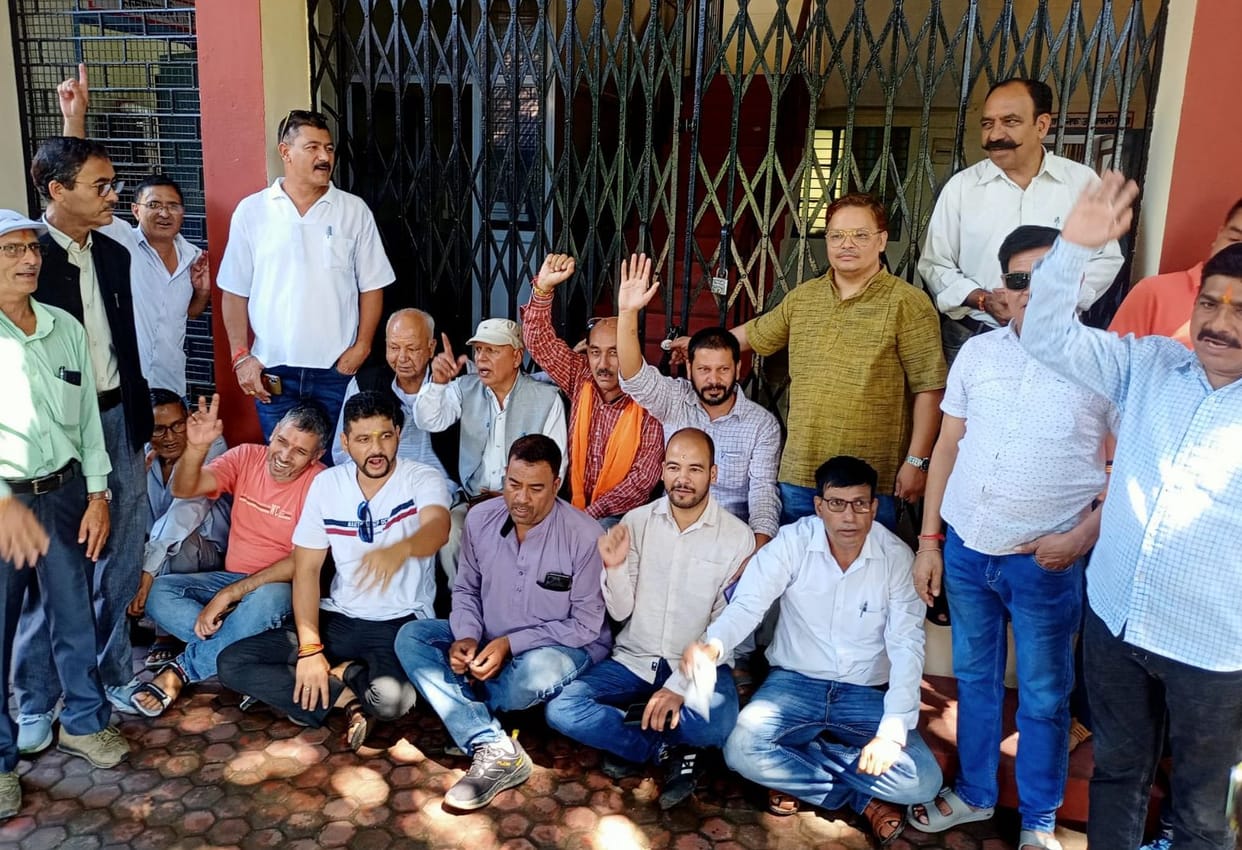 Contractors locked the PWD office and staged a protest