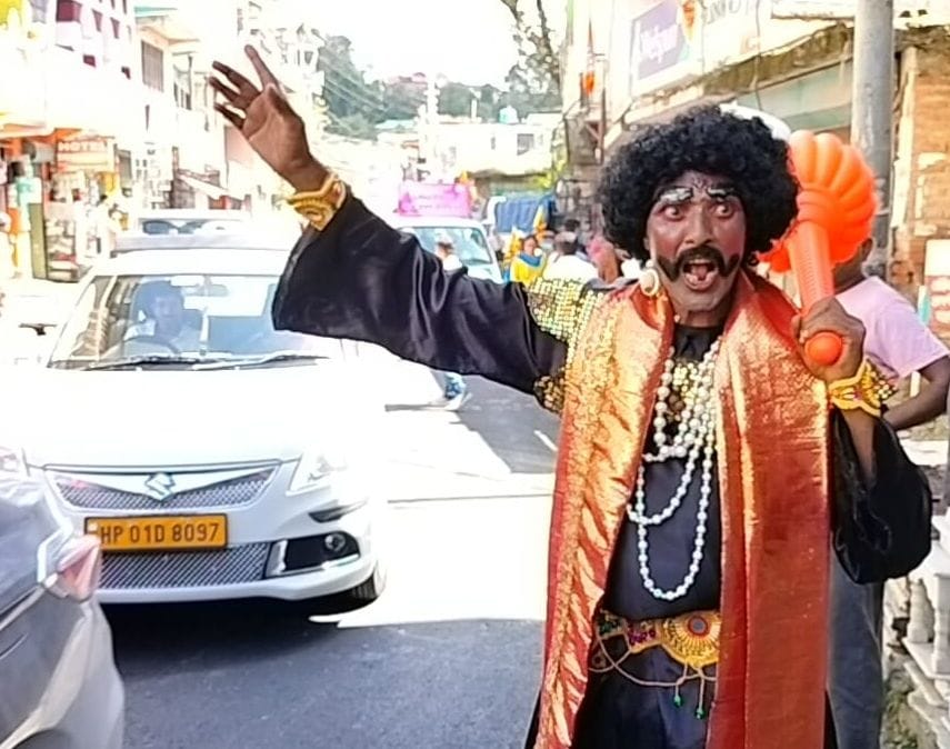'Yamraj' took to the streets to teach a lesson to careless drivers