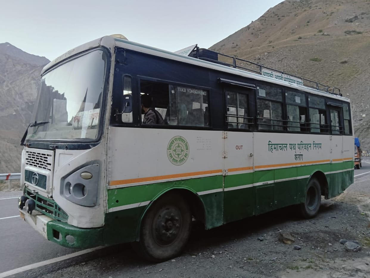 The bus coming from Keylong to Koksar broke down in Dalang.