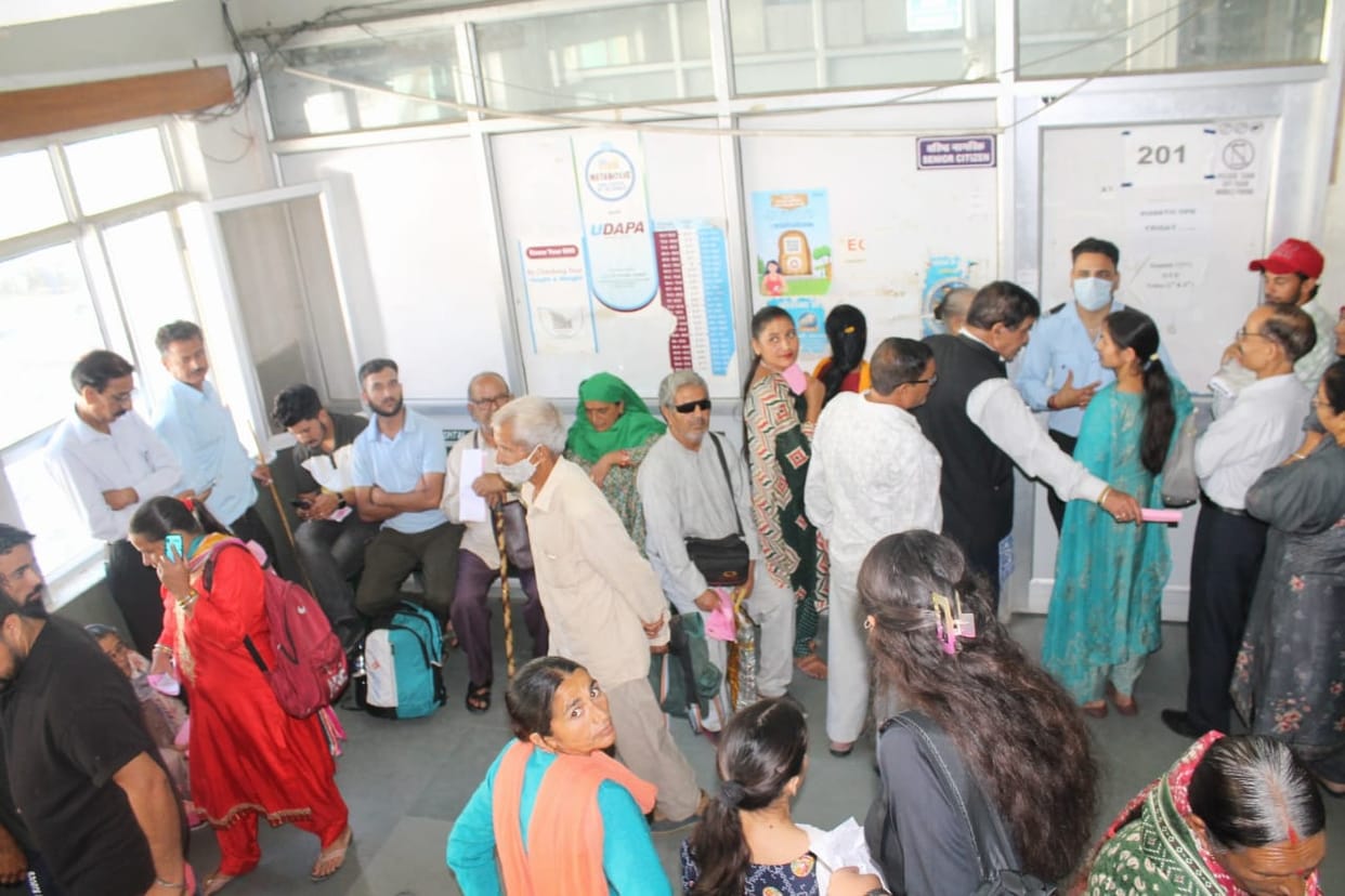 Due to machine breakdown, Rs 250 is being spent on a free test.