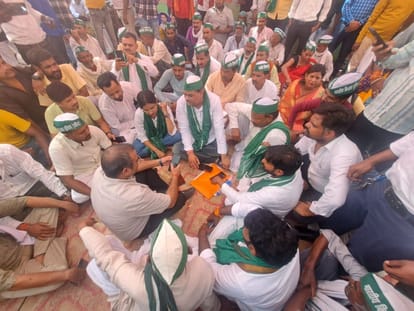 Farmers protest against housing development, LDA