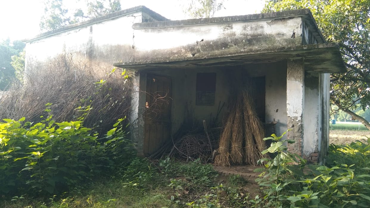 There is no guard or warden... women's hostel is running under the trust of male superintendent.