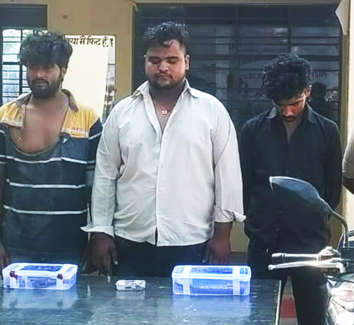 Three accused who tried to rob businessman arrested
