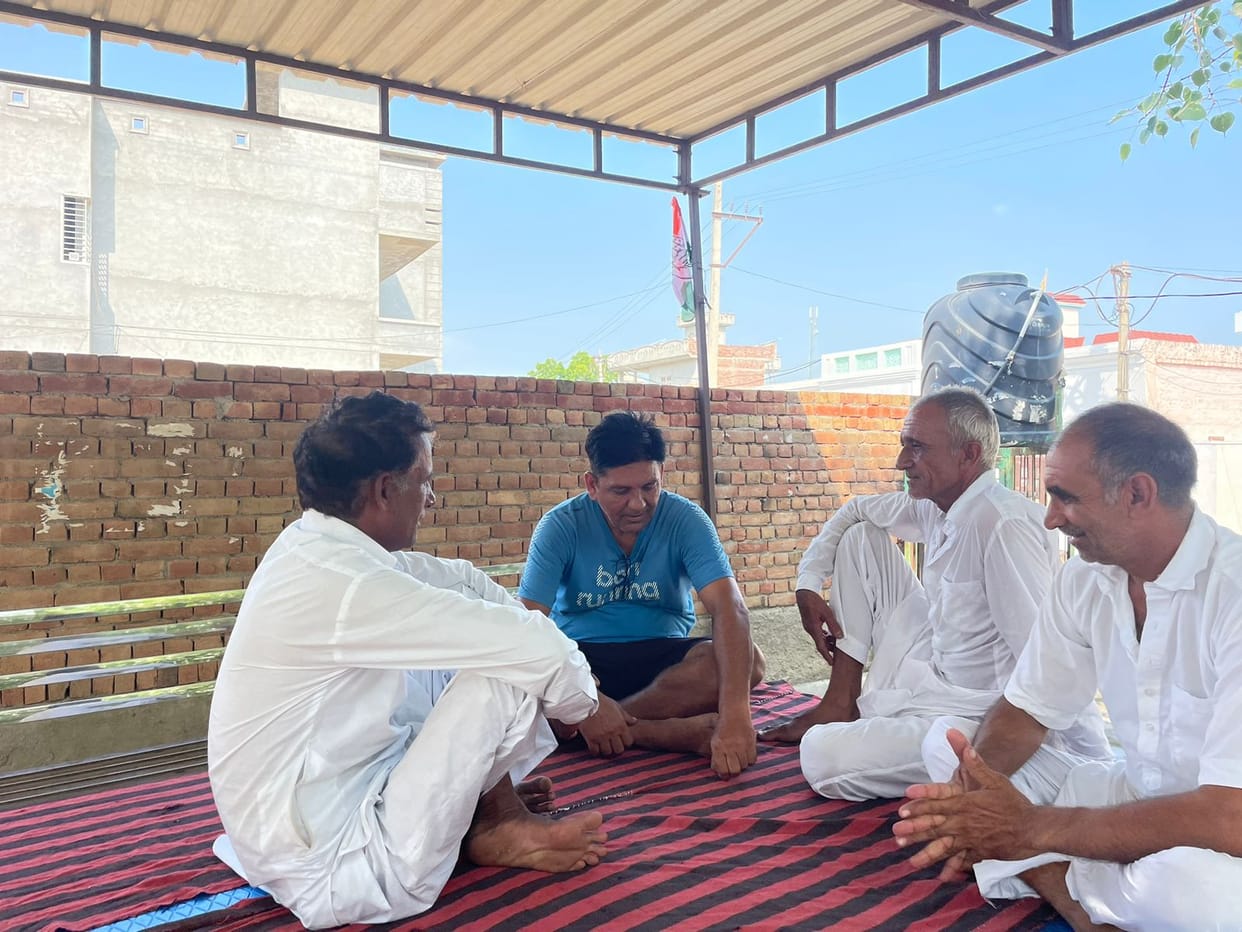 Villagers of Tajiya Kheda village, waiting for facilities, said - Brother, in the name of medicine, who can even get a bullet for the head in the village?