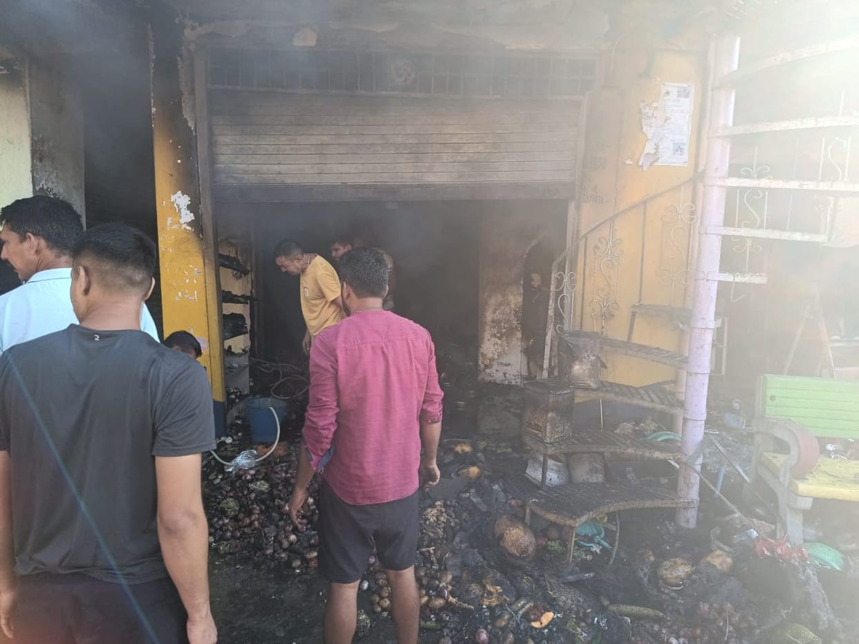 Three shops burnt to ashes in Dharampur's Joh, two houses also partially damaged