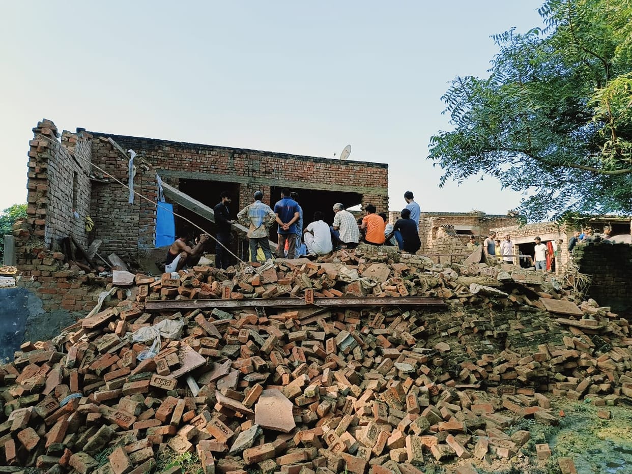 Two houses and a roof collapsed, five people including an old woman and two innocent children injured